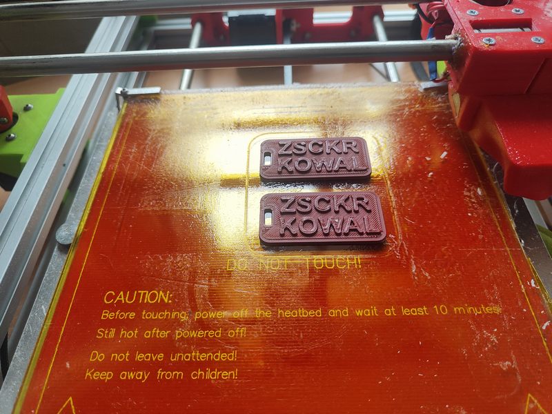Read more about the article Nowoczesne technologie w służbie edukacji – druk 3D w ZSCKR w Kowalu